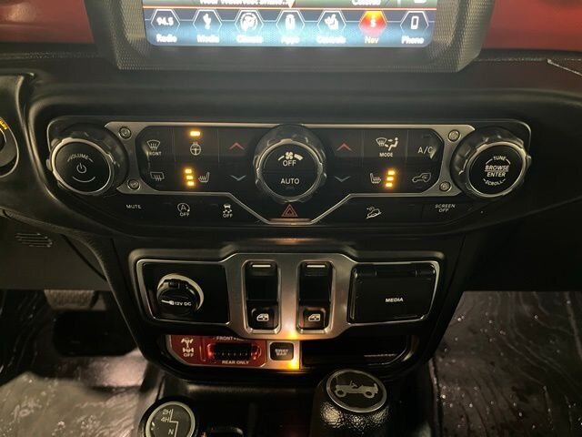 
								2019 Jeep Wrangler Rubicon w/ Apple Car Play and Navigation full									
