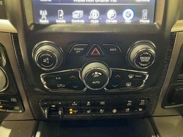 
								2017 RAM 1500 Limited w/ Navigation full									