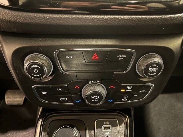 
								2018 Jeep Compass Limited w/ Navigation full									