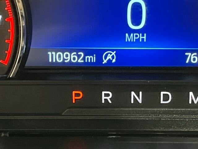 
								2021 Ford Explorer XLT w/ Apple Car Play full									