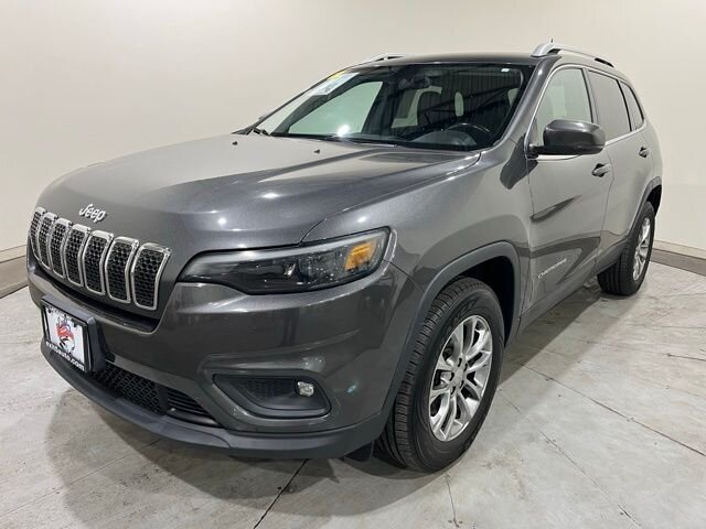 
								2019 Jeep Cherokee Latitude Plus w/ Apple Car Play full									