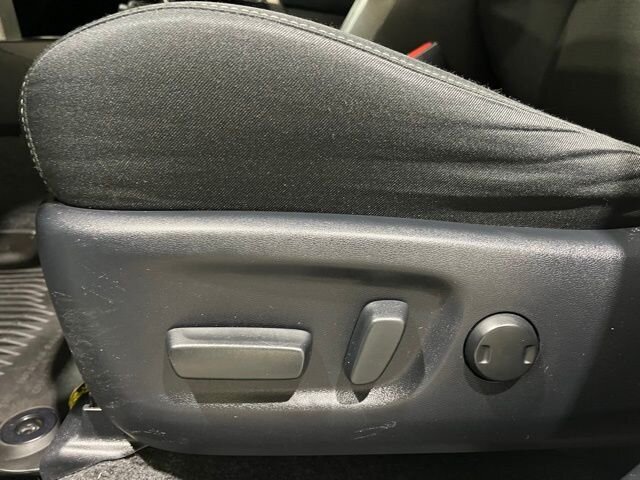 
								2018 Toyota RAV4 XLE full									