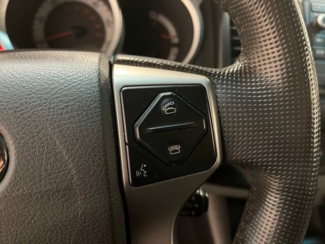 
								2015 Toyota Tacoma Base full									