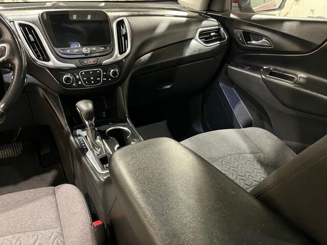 
								2022 Chevrolet Equinox LT w/ Apple Car Play and Navigation full									