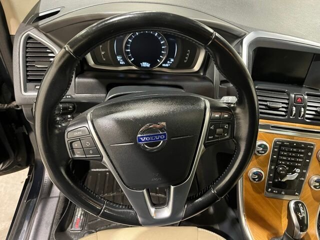 
								2017 Volvo XC60 T5 Inscription w/ Navigation full									