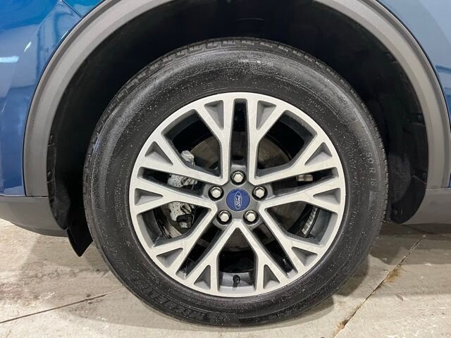 
								2020 Ford Escape SEL w/ Apple Car Play full									