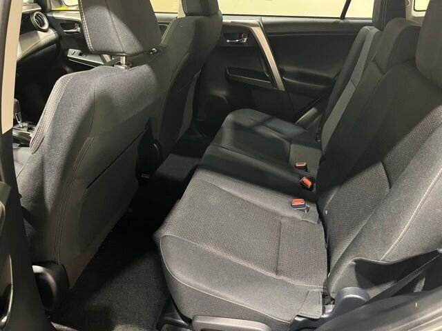 
								2018 Toyota RAV4 XLE full									