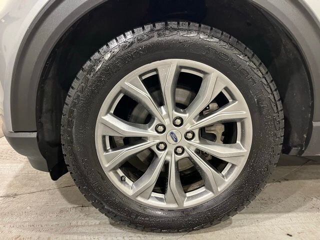 
								2020 Ford Explorer XLT w/ Apple Car Play full									