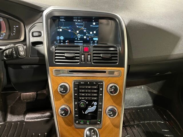 
								2017 Volvo XC60 T5 Inscription w/ Navigation full									