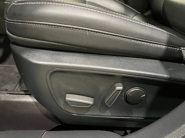 
								2020 Ford Escape SEL w/ Apple Car Play full									