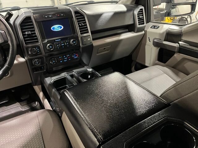 
								2020 Ford F-150 XLT w/ Apple Car Play and Navigation full									