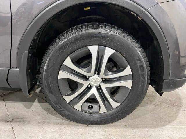 
								2017 Toyota RAV4 LE full									