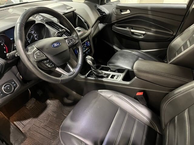 
								2019 Ford Escape SEL w/ Apple Car Play full									