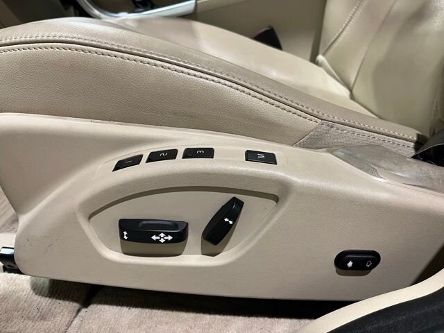 
								2015 Volvo XC60 T6 Platinum w/ Navigation full									