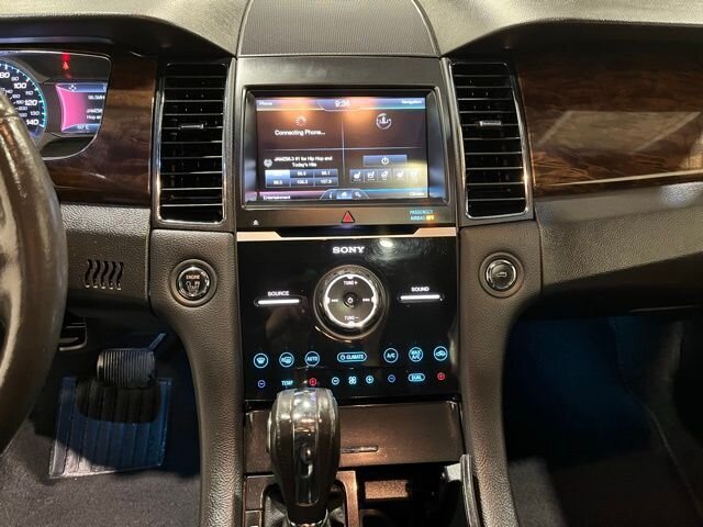 
								2015 Ford Taurus Limited w/ Navigation full									