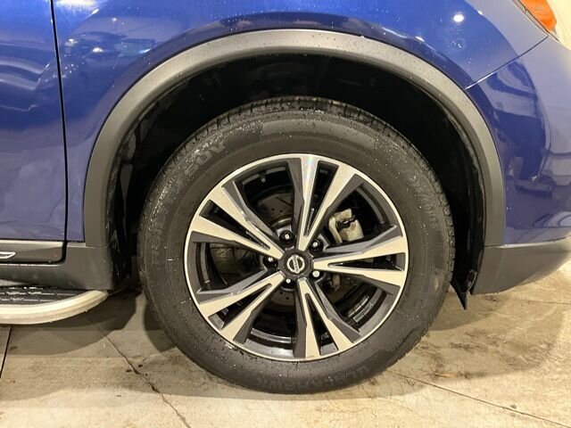 
								2018 Nissan Rogue SL w/ Apple Car Play and Navigation full									