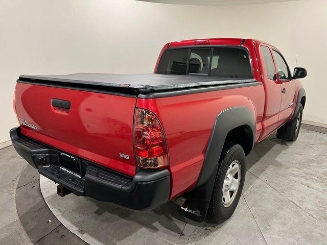 
								2015 Toyota Tacoma Base full									