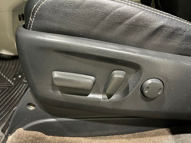 
								2013 Toyota Sienna SE 8 Passenger full									