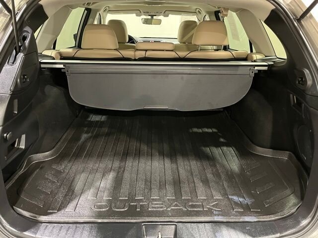 
								2017 Subaru Outback 2.5i Limited w/ Navigation full									