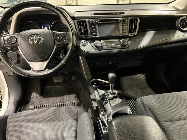 
								2018 Toyota RAV4 XLE full									