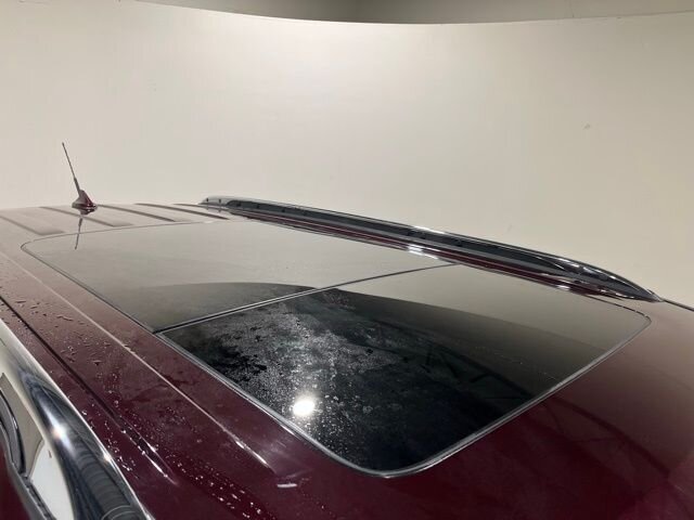 
								2019 Ford Explorer Limited w/ Apple Car Play and Navigation full									