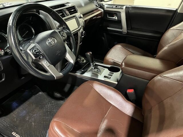
								2015 Toyota 4Runner Limited w/ Navigation full									