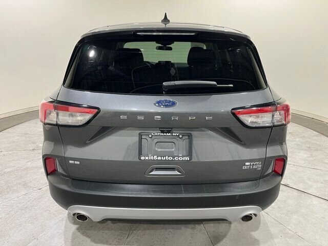 
								2021 Ford Escape SE full									