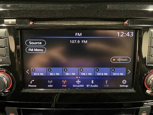 
								2018 Nissan Rogue SL w/ Apple Car Play and Navigation full									