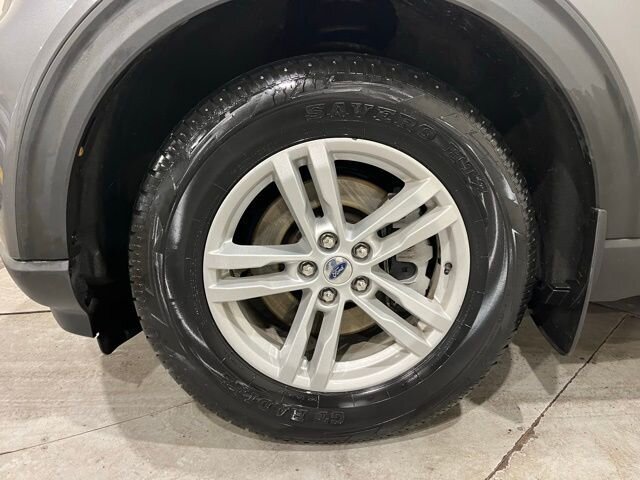 
								2021 Ford Explorer XLT w/ Apple Car Play full									