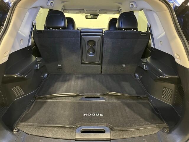 
								2018 Nissan Rogue SL w/ Apple Car Play and Navigation full									