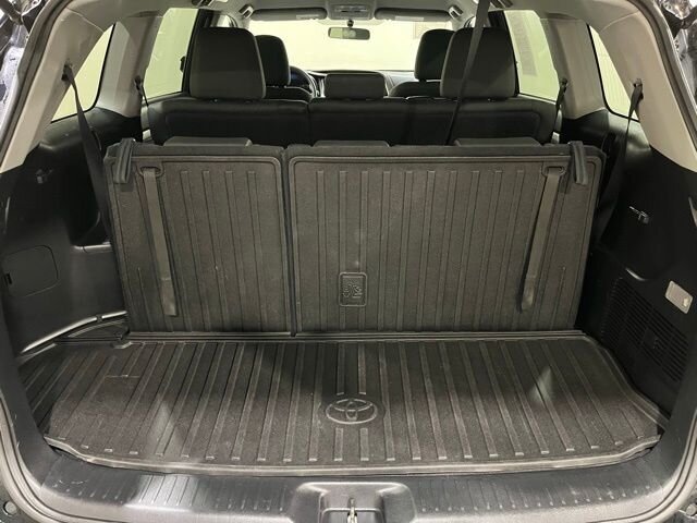 
								2016 Toyota Highlander LE V6 full									