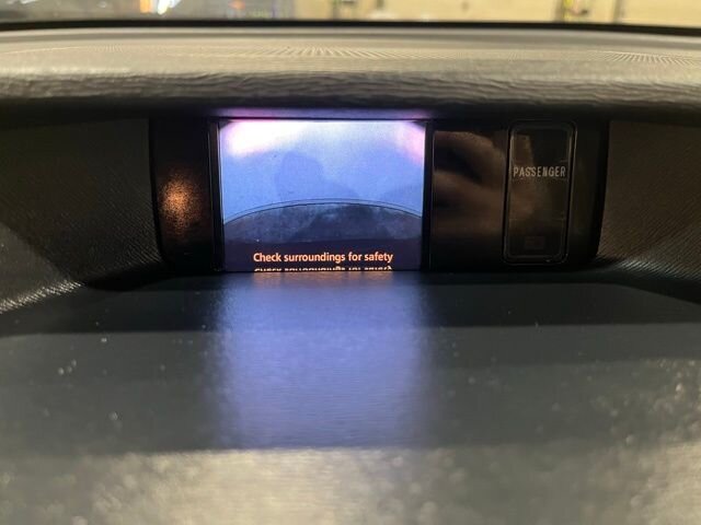 
								2013 Toyota Sienna SE 8 Passenger full									