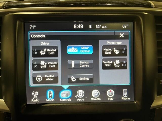 
								2017 RAM 1500 Limited w/ Navigation full									