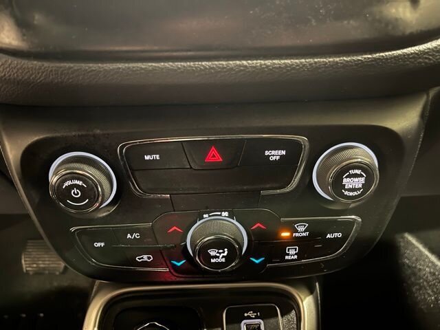 
								2019 Jeep Compass Latitude full									