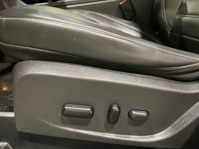 
								2019 Ford Escape SEL w/ Apple Car Play full									