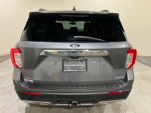 
								2021 Ford Explorer XLT w/ Apple Car Play full									
