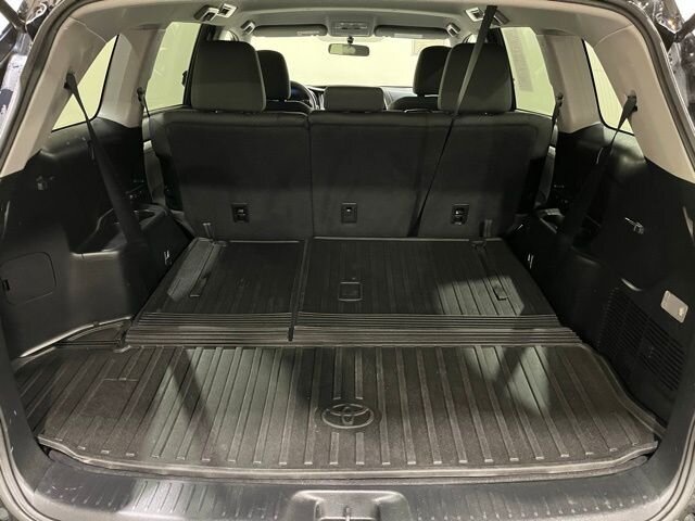 
								2016 Toyota Highlander LE V6 full									