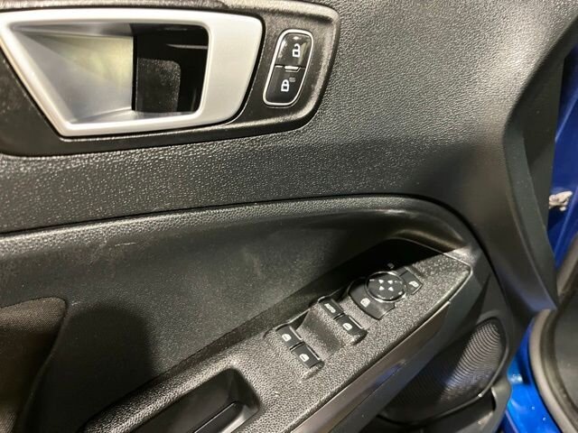 
								2019 Ford EcoSport SE full									