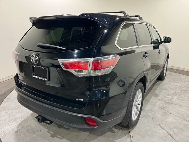 
								2016 Toyota Highlander LE V6 full									