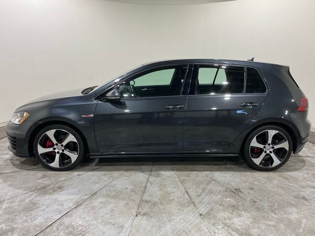 
								2017 Volkswagen Golf GTI S full									
