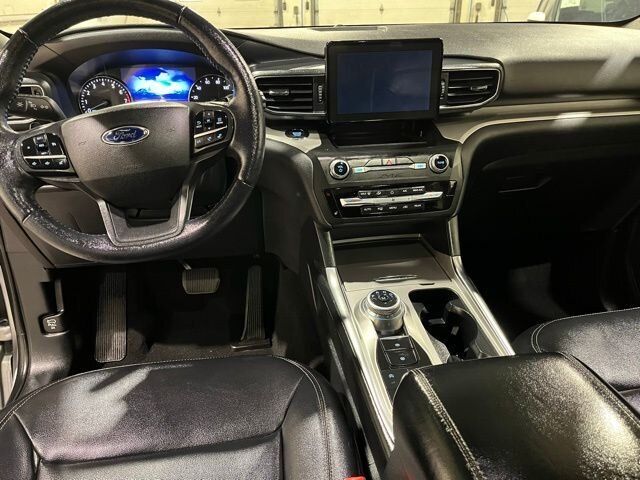 
								2020 Ford Explorer XLT w/ Apple Car Play full									