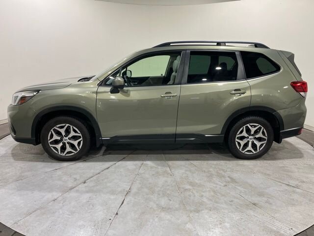 
								2021 Subaru Forester Premium w/ Apple Car Play full									