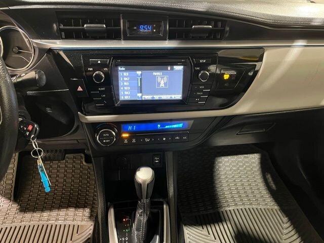 
								2016 Toyota Corolla LE full									