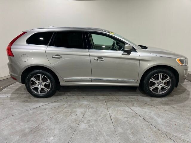 
								2015 Volvo XC60 T6 Platinum w/ Navigation full									