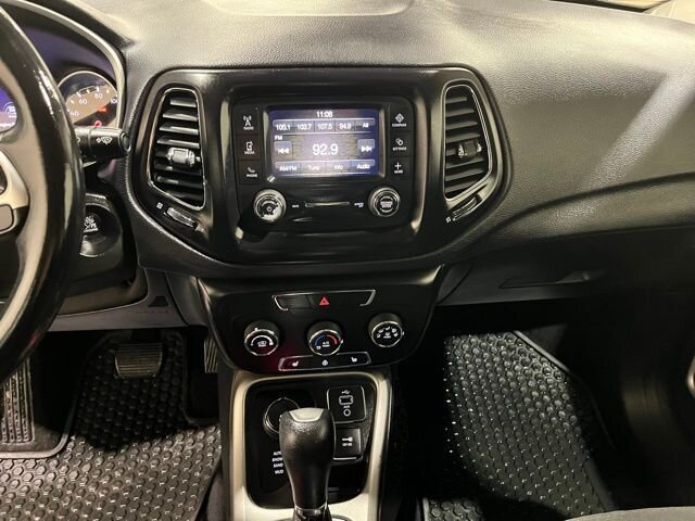 
								2018 Jeep Compass Sport full									