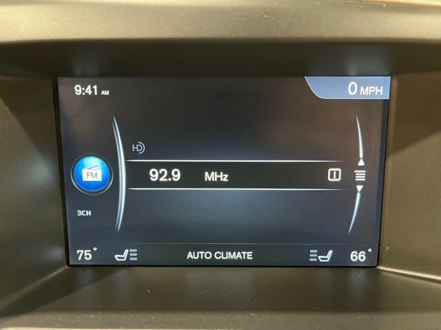 
								2015 Volvo XC60 T6 Platinum w/ Navigation full									