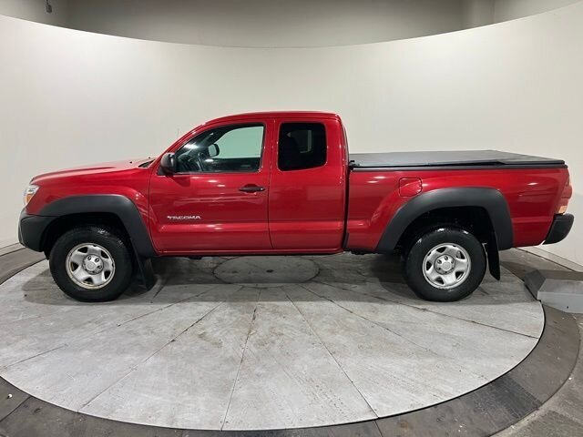 
								2015 Toyota Tacoma Base full									