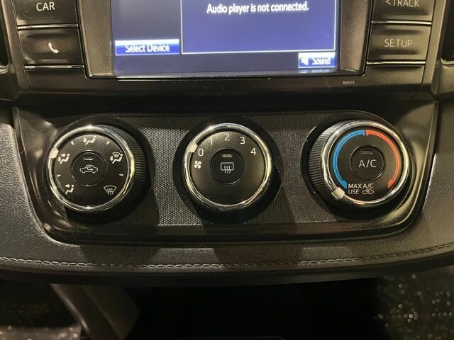 
								2017 Toyota RAV4 LE full									