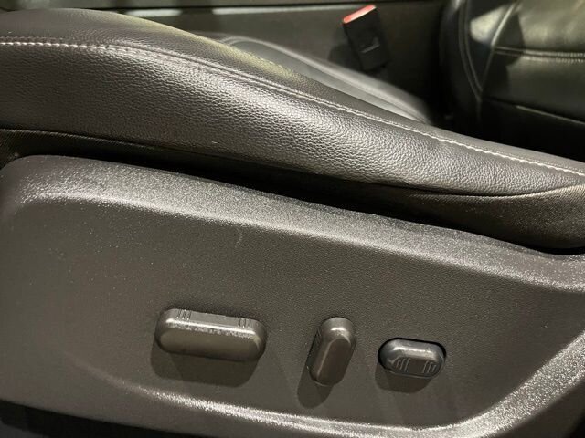 
								2018 Ford Escape Titanium w/ Apple Car Play and Navigation full									