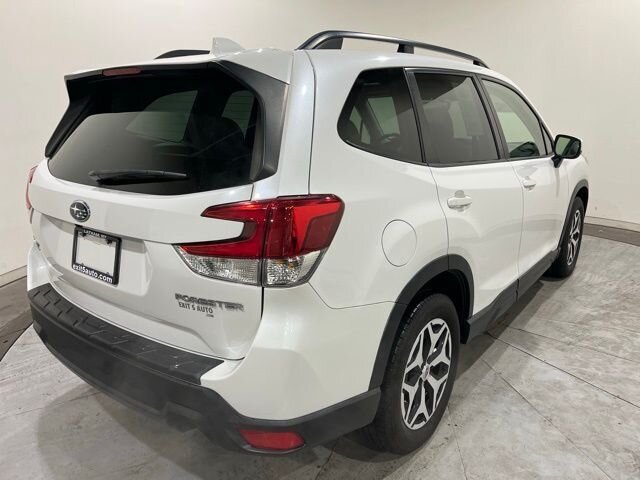 
								2021 Subaru Forester Premium w/ Apple Car Play full									